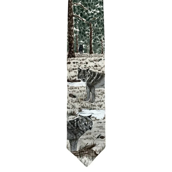 Animal Tracks1995  Watchful Wolves Men's Tie - Picture 4 of 8